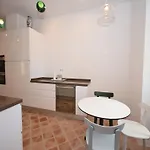 Delightful, Authentic Quinta With Pool Feriehus