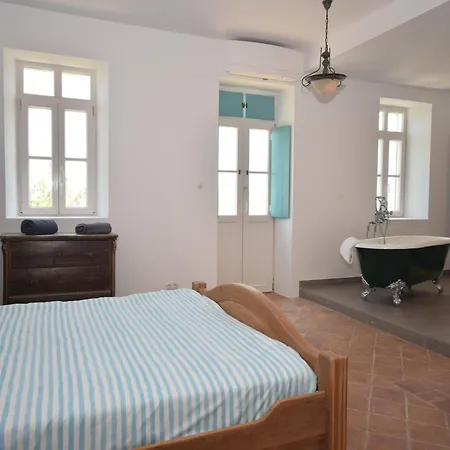 Delightful, Authentic Quinta With Pool Loulé