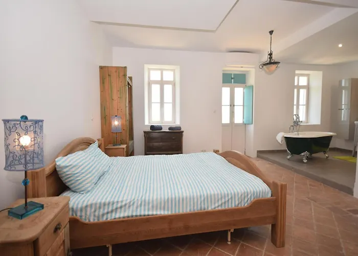 Dom wakacyjny Delightful, Authentic Quinta With Pool Loulé