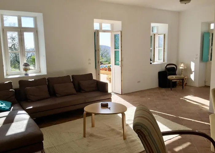 Delightful, Authentic Quinta With Pool Loulé