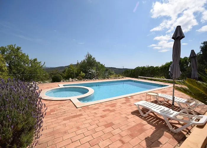 Dom wakacyjny Delightful, Authentic Quinta With Pool Loulé