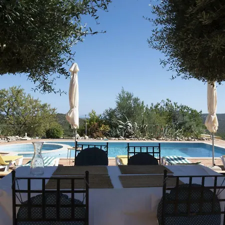 Дом отдыха Delightful Authentic Quinta With Swimming Pool